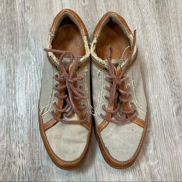 Timberland Canvas Leather Retro Style Sneakers - Picture 2 of 10